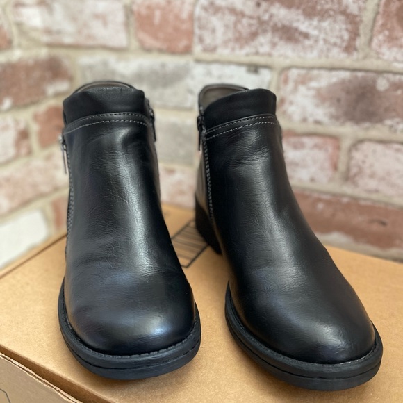 Euro Soft Black Ankle Boots - Picture 7 of 14
